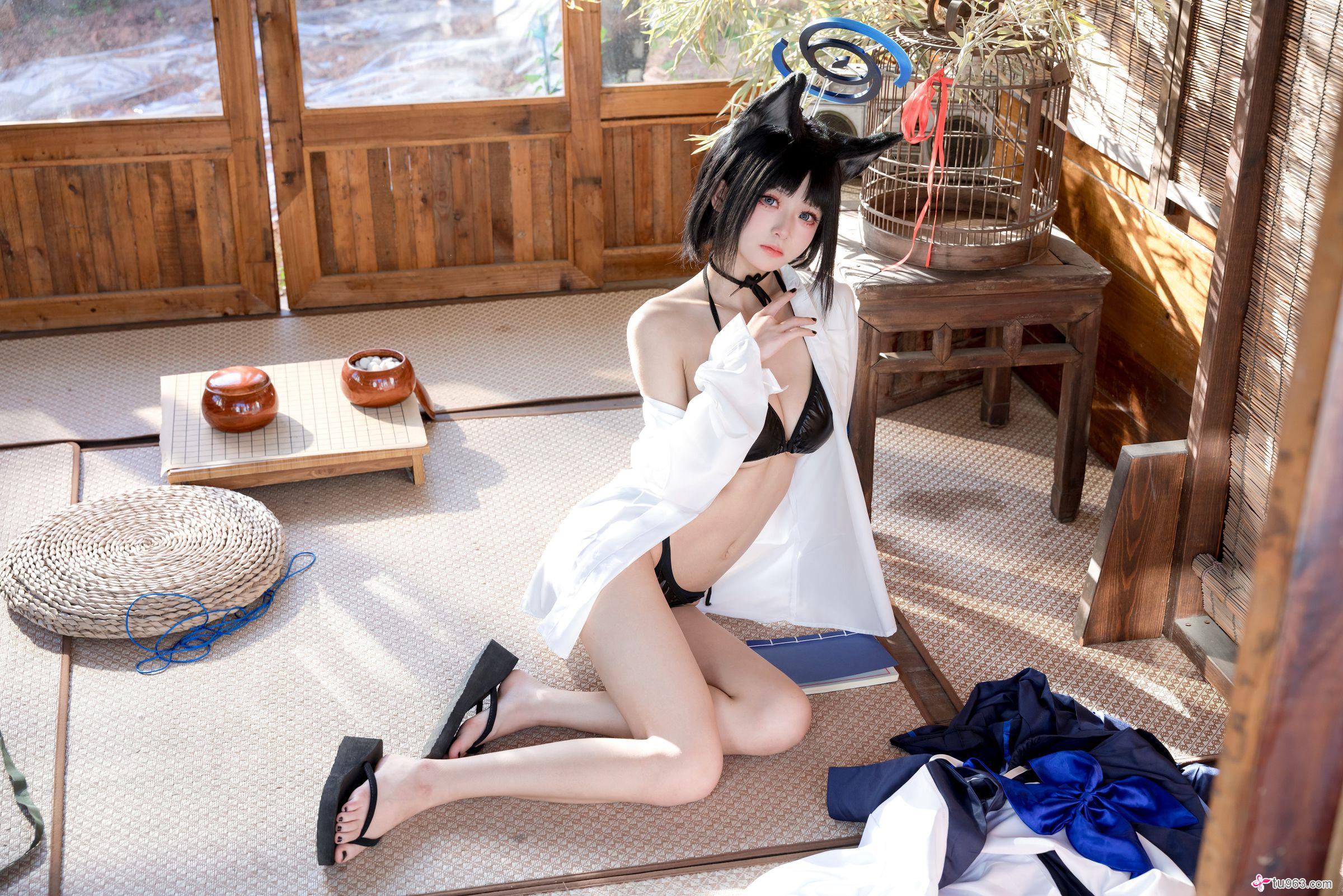着衣 巨乳 二次 エロ画像