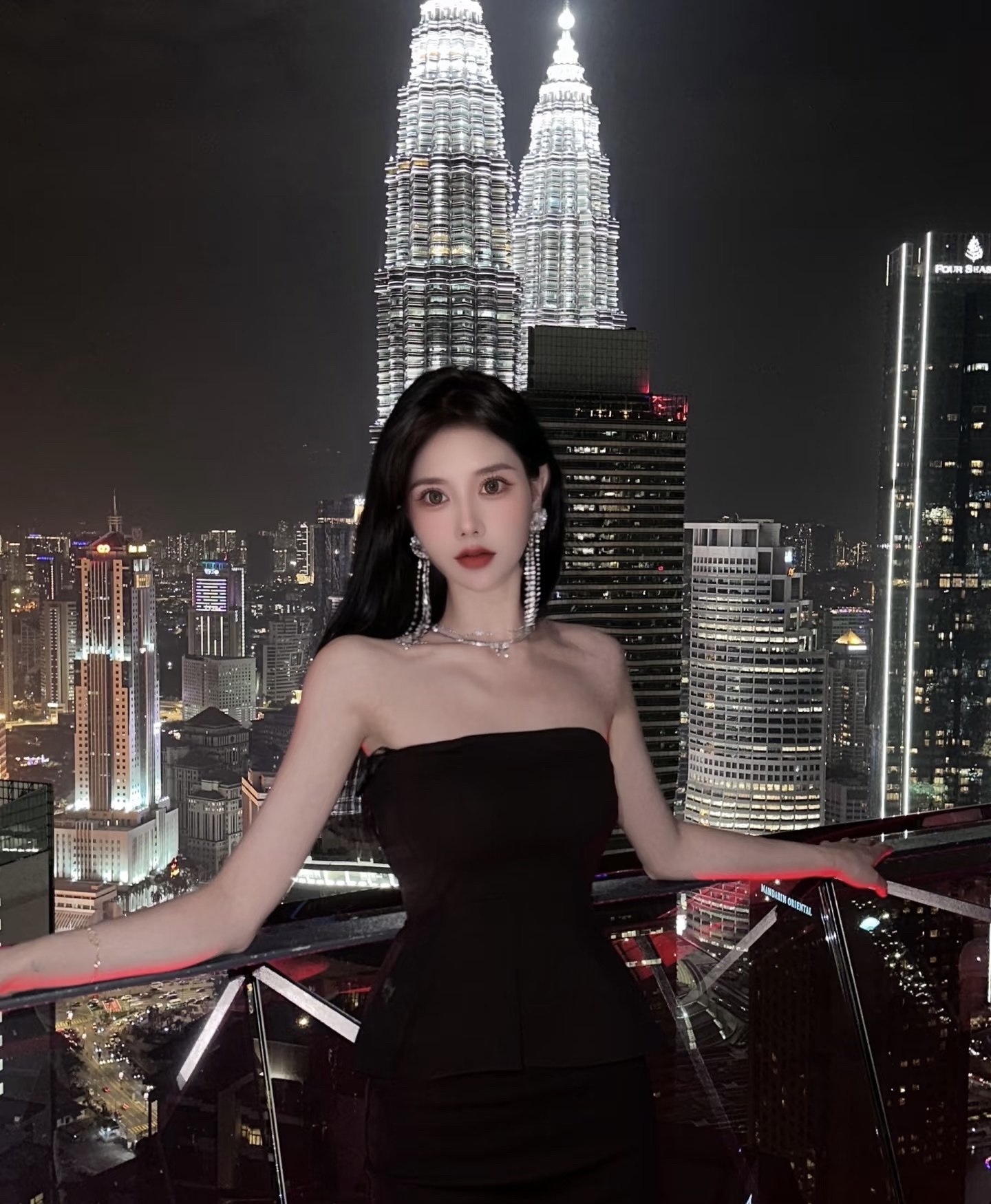 巨乳jk 中出し 無修正 画像