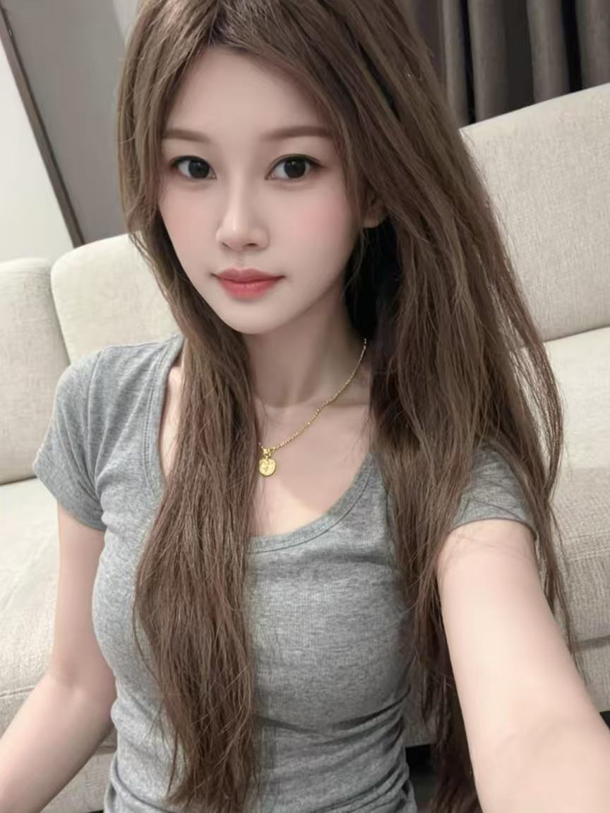熟女 四つん這い アナルフィンガー 画像